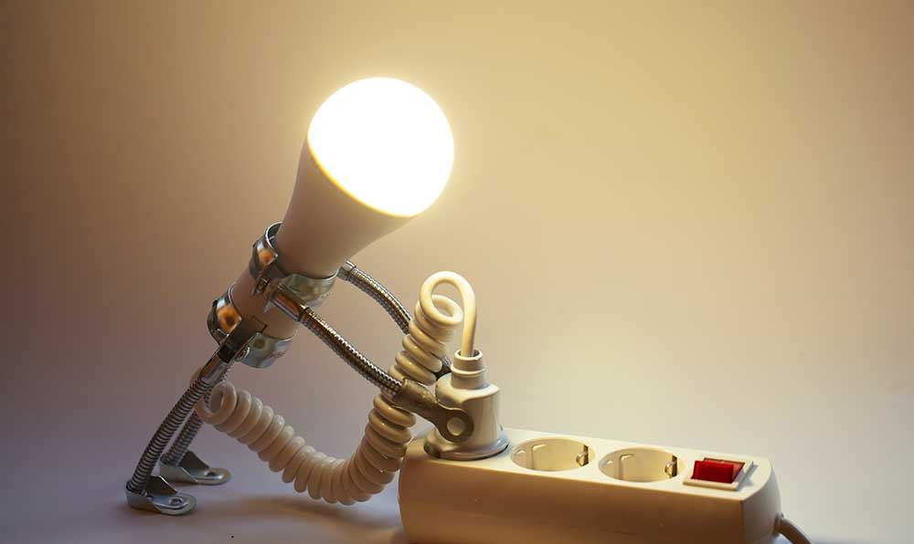 The history of the light bulb: evolution and future